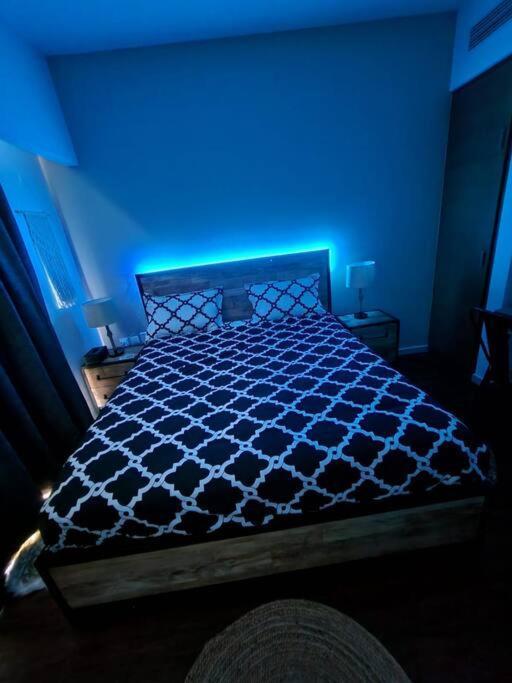 Cozy 1Br In Iconic Tower Apartment Abu Dhabi Exterior photo
